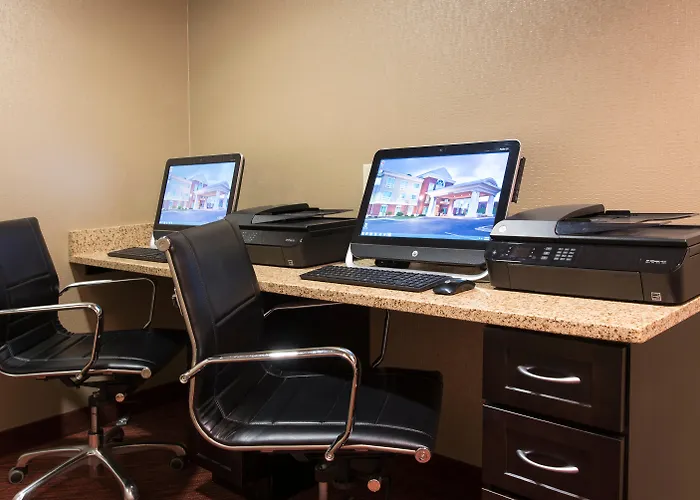 Holiday Inn Express Hotel & Suites Grand Rapids-North By Ihg