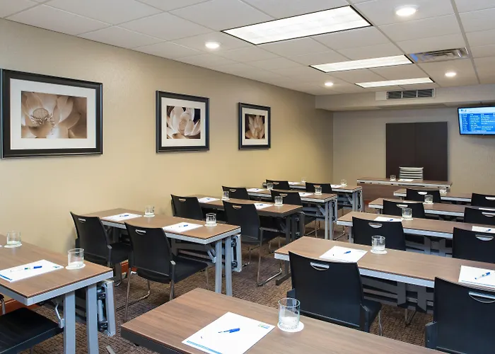 Holiday Inn Express Hotel & Suites Grand Rapids-North By Ihg