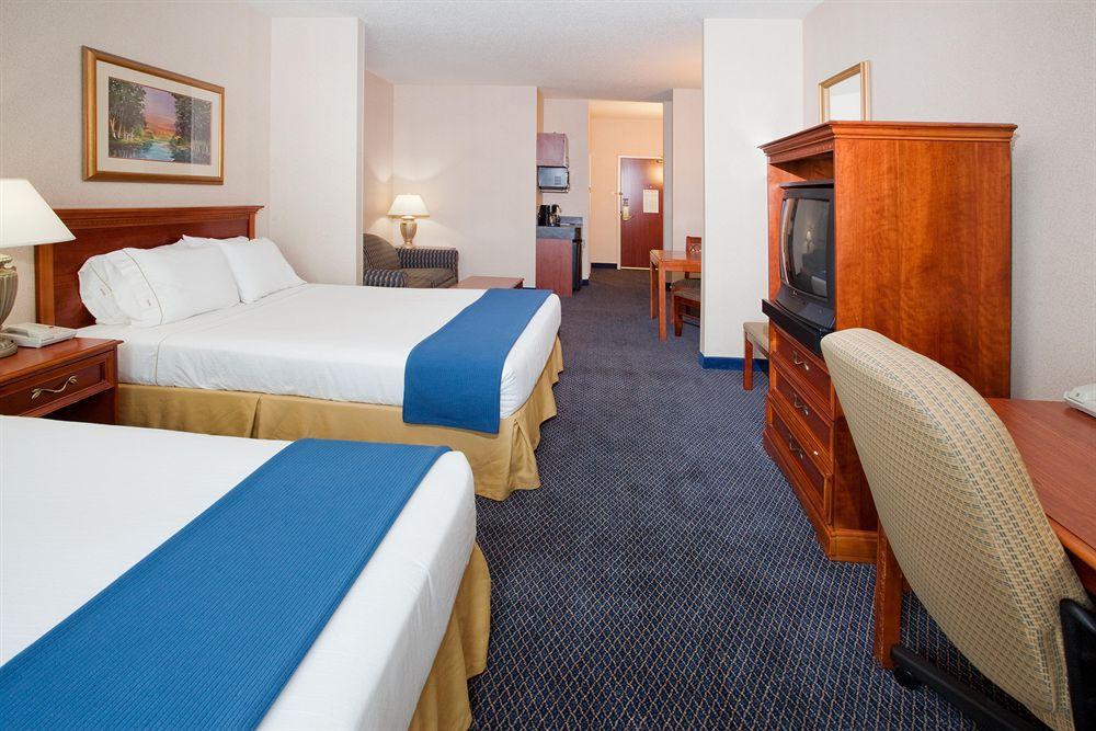 Express & Grand Rapids-north By Ihg Walker