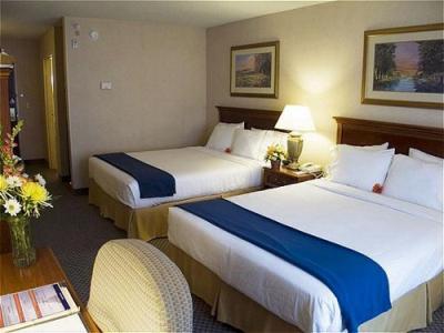 Express & Grand Rapids-north By Ihg Hotel Walker