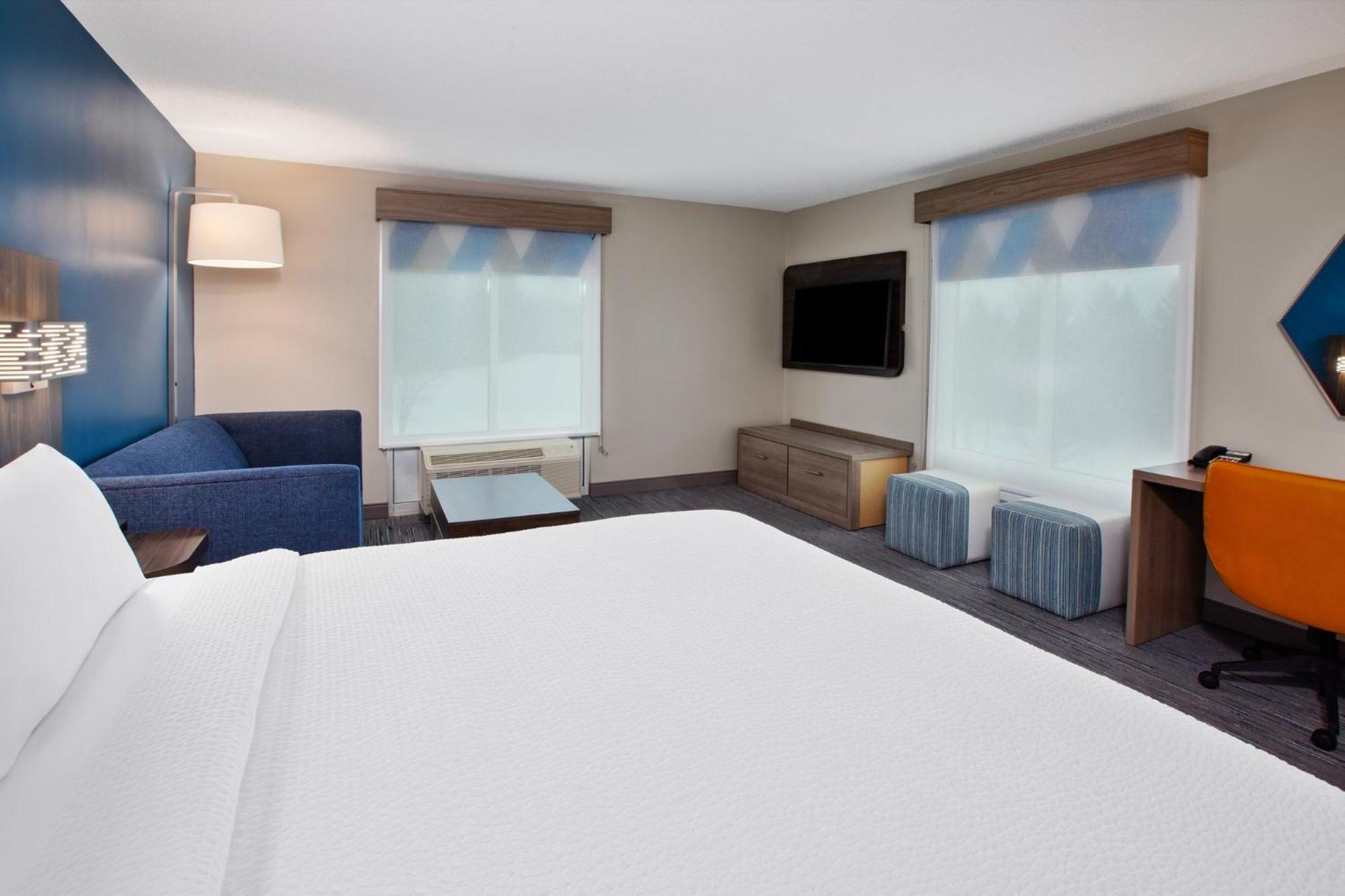 Hotel Express & Grand Rapids-north By Ihg Walker