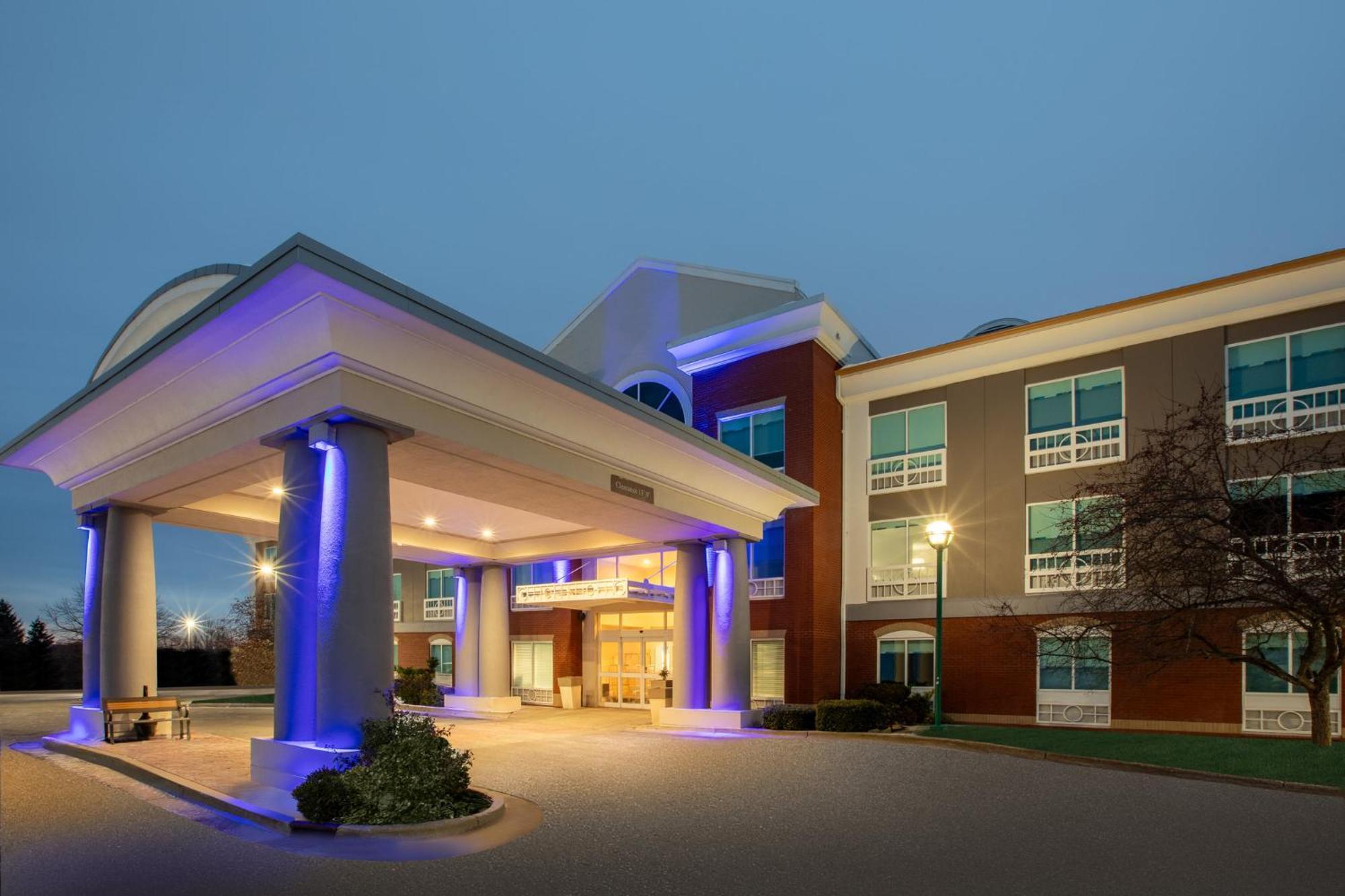 Express & Grand Rapids-north By Ihg 2* Walker