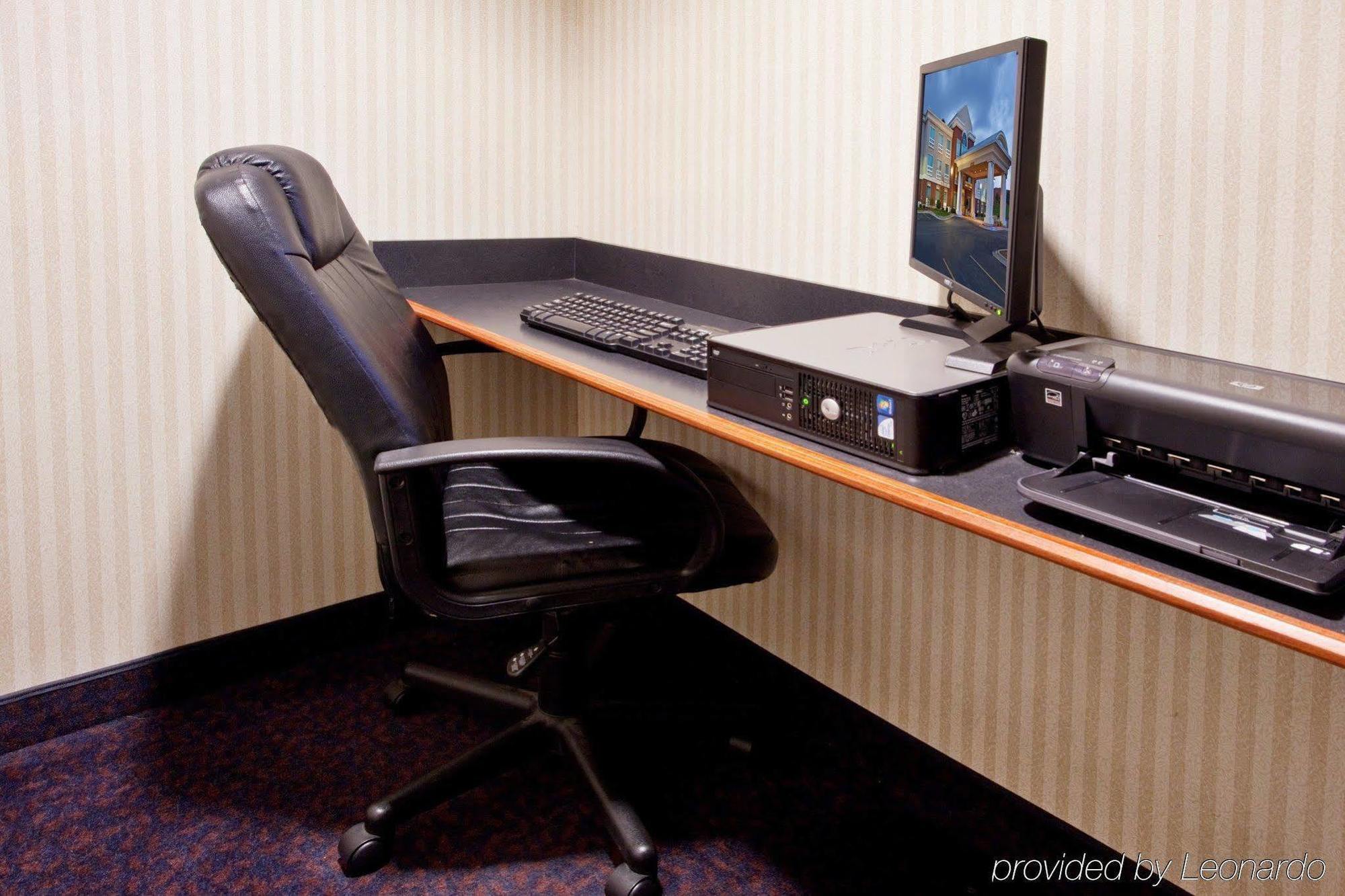 Express & Grand Rapids-north By Ihg Walker